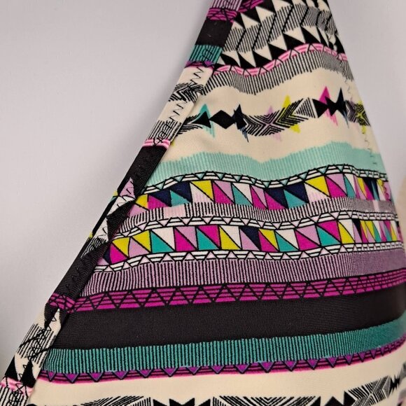 Jessica Simpson Size Large Geometric Print Racerback Bikini Top No Padding NWT - Picture 2 of 9